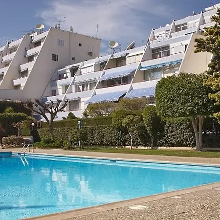 Amathusia Beach Apartament